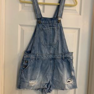 Short overalls